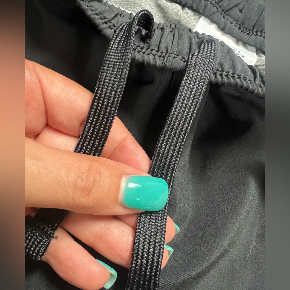 Nike Dri-fit girls shorts - Picture 5 of 9